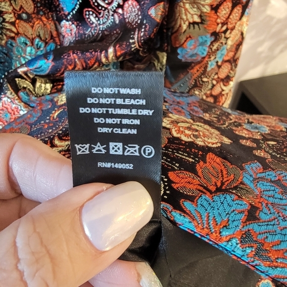 NOVALUXE Metallic Floral Blazer - Picture 5 of 6